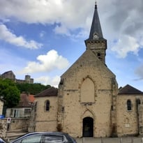 Visite de l'église avec feuillets et audioguides sur téléphone portable.