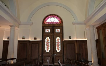 Visite de la cour d'honneur et de la Chapelle de l'institut Saint Thomas de Villeneuve