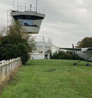 Exposition d'aéronefs d'hier et d'aujourd'hui