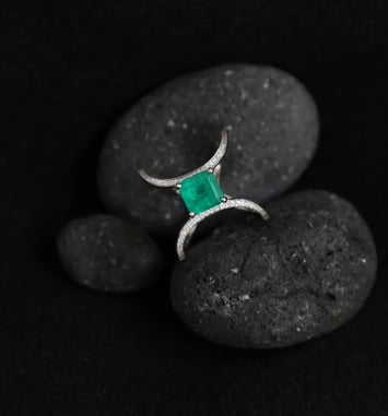 Atelier Rad Jewerly : démonstration de transformation de bijoux