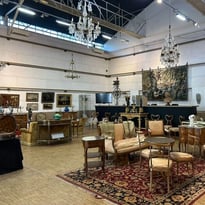 Visite d'une maison de ventes aux enchères