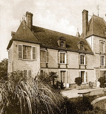 Visite guidée de l'extérieur du château et de la motte castrale de Richebourg