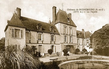 Visite guidée de l'extérieur du château et de la motte castrale de Richebourg