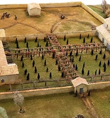 Découverte de la maquette de la villa gallo-romaine de Richebourg