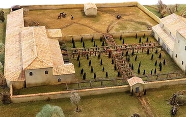 Découverte de la maquette de la villa gallo-romaine de Richebourg