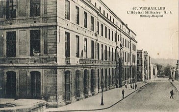 Visitez les sites historiques de la rue de l'Indépendance américaine à Versailles en compagnie d'étudiants médiateurs