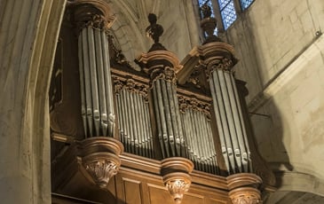 Découvrir les secrets d'un orgue à travers l'orgue historique de Houdan