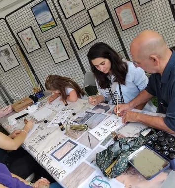 Exposition, atelier de calligraphie