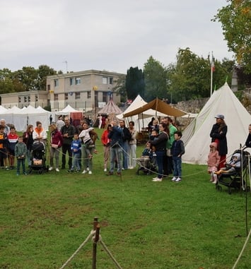 Reconstitution d'un campement militaire médiéval