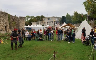 Reconstitution d'un campement militaire médiéval