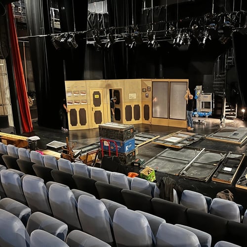 Montage décors théâtre