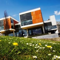 Visites commentées de la bibliothèque universitaire de Saint-Quentin-en-Yvelines