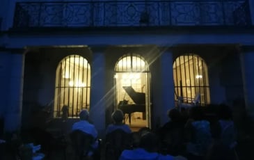 Concert argentin au salon de musique guitare flûte