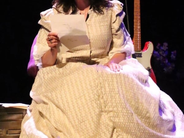 La grande Sophie dans Tous les jours Suzanne